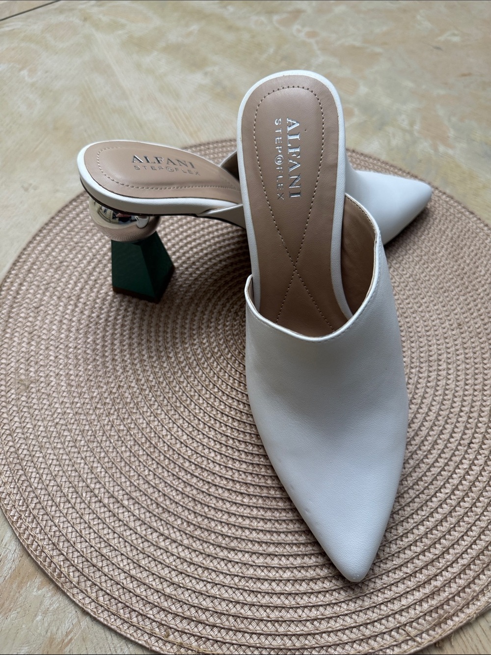 Alfani 🤩 Womens Junnee Leather Pointed Toe Mules White 8